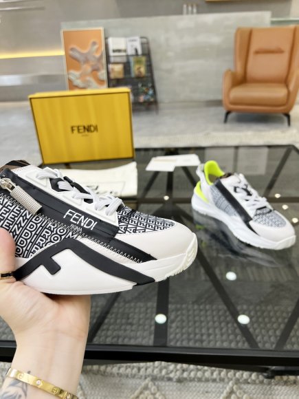 Fendi - Мужские кроссовки RU_1106FE1