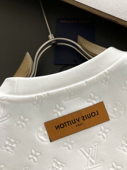 Louis Vuitton - Мужская кофта свитшот DF_1512LV1 Louis Vuitton - Мужская кофта свитшот DF_1512LV1