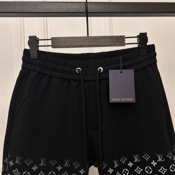 Louis Vuitton - Мужские шорты KN_2406LV10