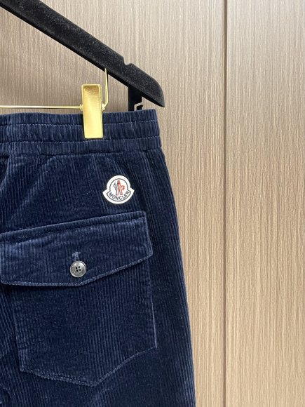 Moncler - Мужские вельветовые штаны брюки DZ_2308MO7 Moncler - Мужские вельветовые штаны брюки DZ_2308MO7