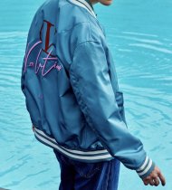 Valentino VLogo Signature - Мужская куртка ветровка бомбер DZ_1208VA5 Valentino VLogo Signature - Мужская куртка ветровка бомбер DZ_1208VA5