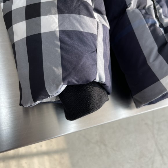 Burberry - Мужская куртка пуховик TJ_3010BU6