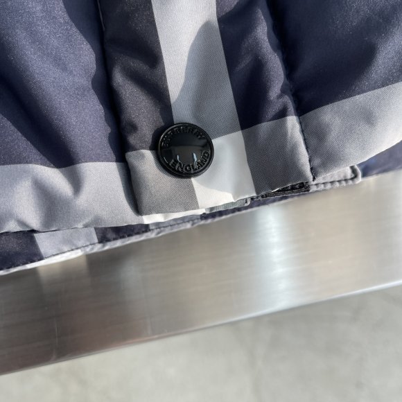 Burberry - Мужская куртка пуховик TJ_3010BU6