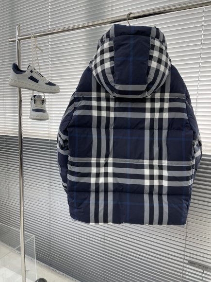 Burberry - Мужская куртка пуховик TJ_3010BU6