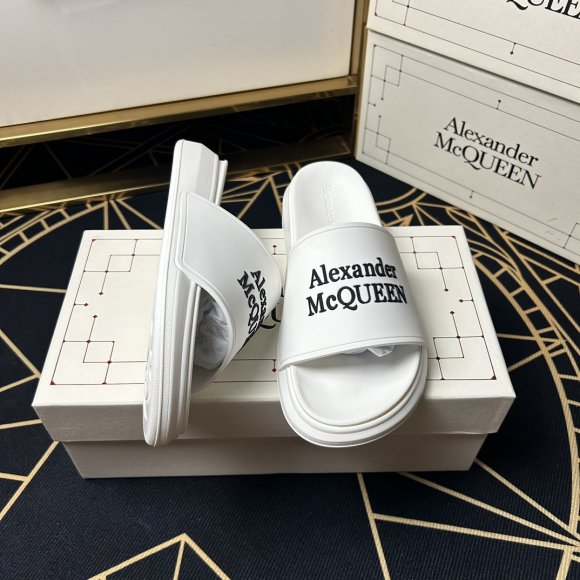 Alexander McQueen - Женские шлепанцы сланцы GTL_1004AM7W Alexander McQueen - Женские шлепанцы сланцы GTL_1004AM7W