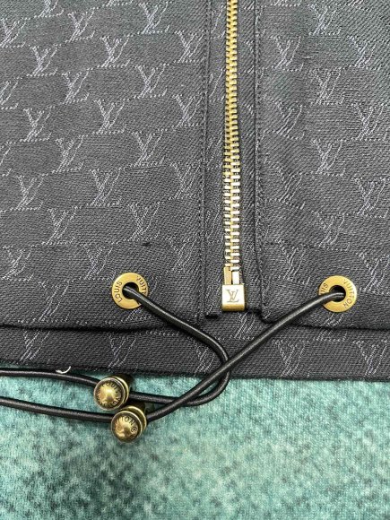 Louis Vuitton - Мужская куртка ветровка DZ_2907LV1 Louis Vuitton - Мужская куртка ветровка DZ_2907LV1