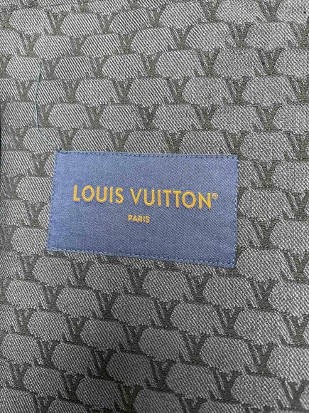 Louis Vuitton - Мужская куртка ветровка DZ_2907LV1 Louis Vuitton - Мужская куртка ветровка DZ_2907LV1