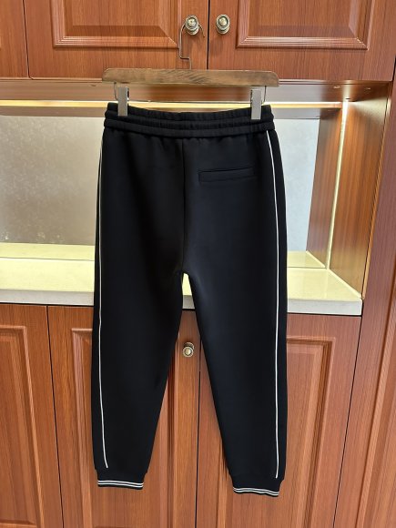Gucci - Мужской спортивный костюм MI_0110GU8 Gucci - Мужской спортивный костюм MI_0110GU8