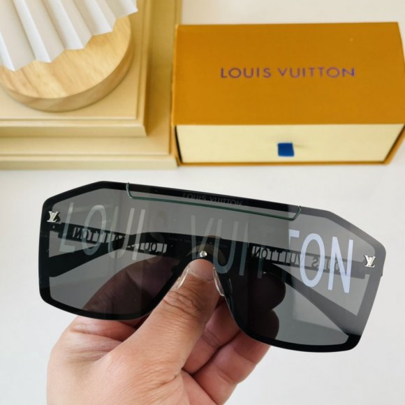 LOUIS VUITTON очки K2_2802LV18