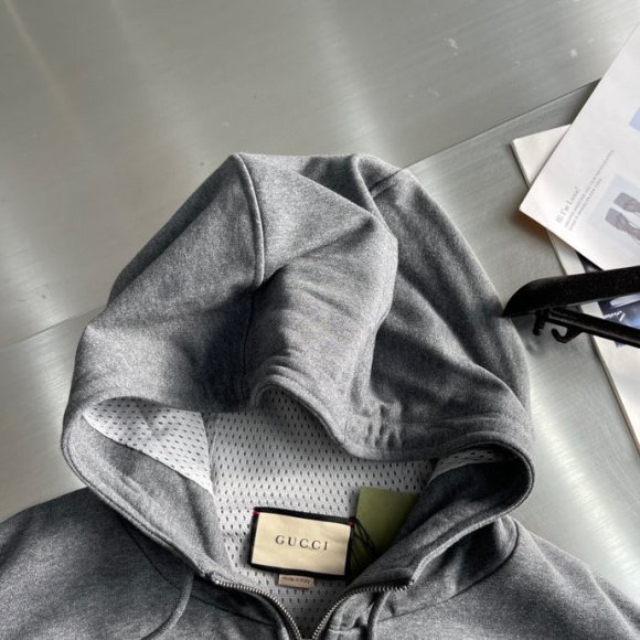 Gucci - Мужской спортивный костюм AH_1711GU1 Gucci - Мужской спортивный костюм AH_1711GU1