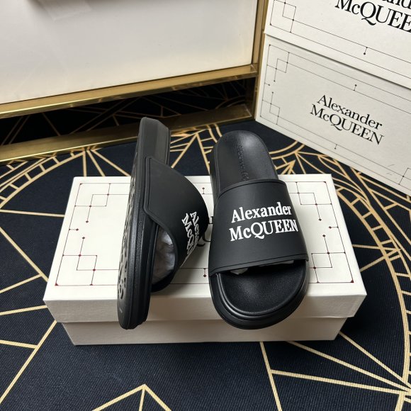 Alexander McQueen - Женские шлепанцы сланцы GTL_1004AM8W Alexander McQueen - Женские шлепанцы сланцы GTL_1004AM8W