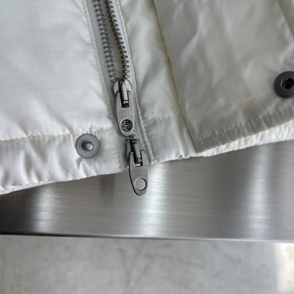 Gucci Think Thank - Мужская куртка пуховик TJ_0412GU9 Gucci Think Thank - Мужская куртка пуховик TJ_0412GU9