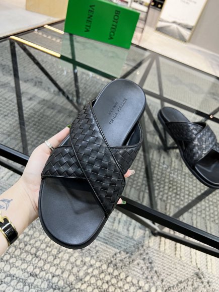 Bottega Veneta - Мужские шлепанцы сандалии GTL_1004BV9 Bottega Veneta - Мужские шлепанцы сандалии GTL_1004BV9
