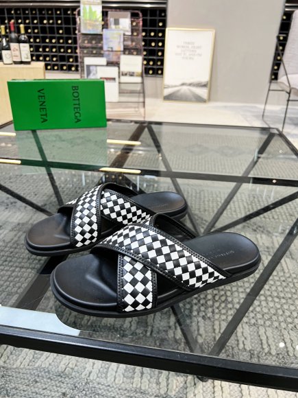 Bottega Veneta - Мужские шлепанцы сандалии GTL_1004BV9 Bottega Veneta - Мужские шлепанцы сандалии GTL_1004BV9