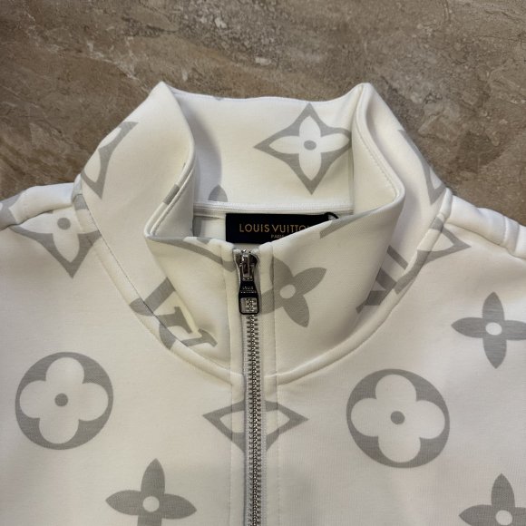 Louis Vuitton - Мужская кофта толстовка MI_0110LV10 Louis Vuitton - Мужская кофта толстовка MI_0110LV10