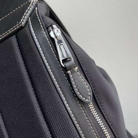 Burberry Pocket Сумка рюкзак BU_3105BU2 Burberry Pocket Сумка рюкзак BU_3105BU2