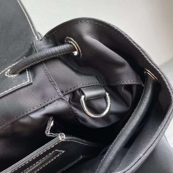 Burberry Pocket Сумка рюкзак BU_3105BU2 Burberry Pocket Сумка рюкзак BU_3105BU2