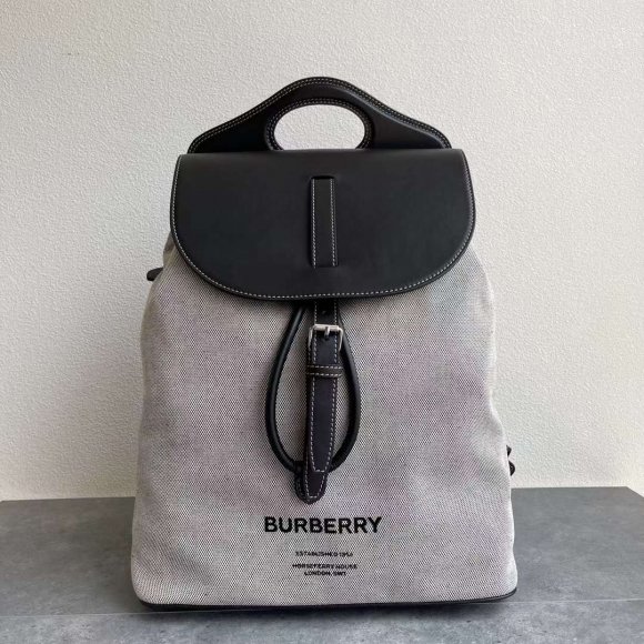 Burberry Pocket Сумка рюкзак BU_3105BU2 Burberry Pocket Сумка рюкзак BU_3105BU2