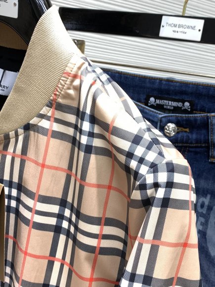 Burberry - Мужская куртка бомбер TI_0209BU3 Burberry - Мужская куртка бомбер TI_0209BU3