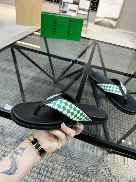 Bottega Veneta - Мужские шлепанцы сандалии GTL_1004BV10 Bottega Veneta - Мужские шлепанцы сандалии GTL_1004BV10