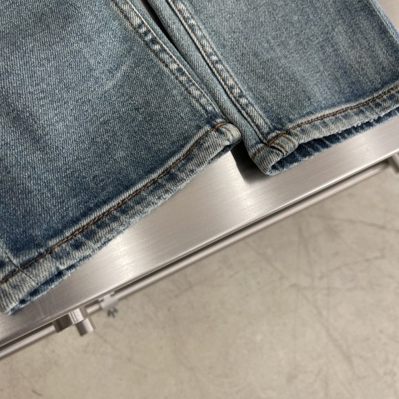 Saint Laurent - Мужские штаны джинсы TJ_0907SL2 Saint Laurent - Мужские штаны джинсы TJ_0907SL2