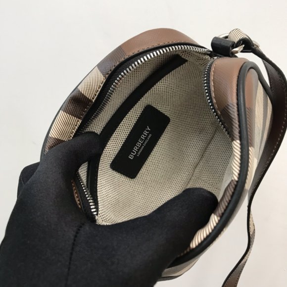 Burberry Сумка мессенджер BU1_2612BU4 Burberry Сумка мессенджер BU1_2612BU4