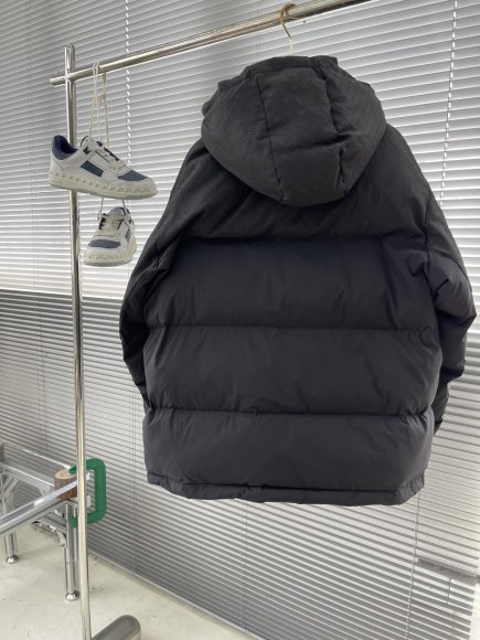 Louis Vuitton - Мужская куртка пуховик TJ_0210LV2 Louis Vuitton - Мужская куртка пуховик TJ_0210LV2