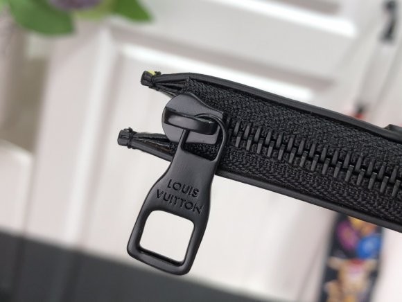 Louis Vuitton Кошелек CN_0505LV1