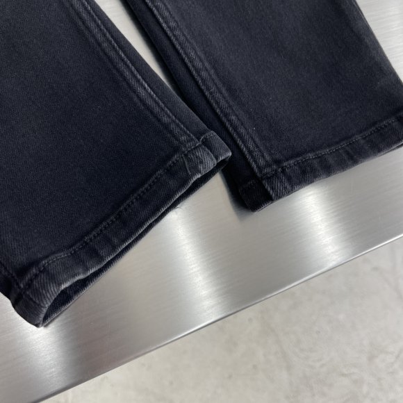 Louis Vuitton - Мужские штаны джинсы TJ_2710LV1 Louis Vuitton - Мужские штаны джинсы TJ_2710LV1