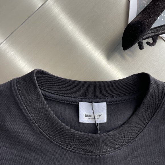 Burberry - Мужская футболка майка TJ_2105BU7 Burberry - Мужская футболка майка TJ_2105BU7