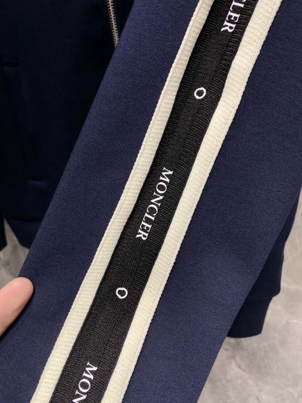 Moncler - Мужской спортивный костюм DF_2608MO4 Moncler - Мужской спортивный костюм DF_2608MO4