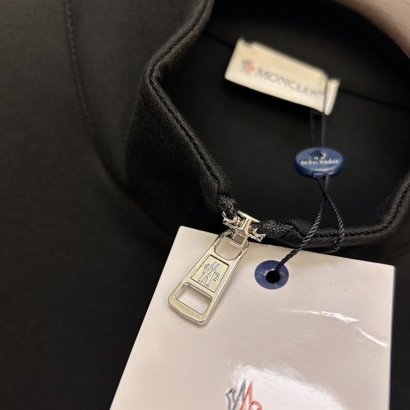 Moncler - Мужской спортивный костюм KN_1510MO1