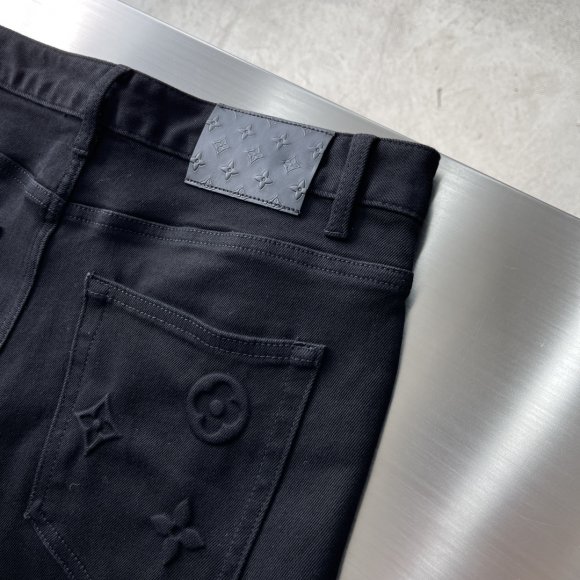 Louis Vuitton - Мужские штаны джинсы TJ_2710LV2 Louis Vuitton - Мужские штаны джинсы TJ_2710LV2