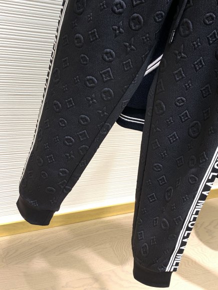 Louis Vuitton - Мужские спортивные брюки штаны TI_0209LV7 Louis Vuitton - Мужские спортивные брюки штаны TI_0209LV7