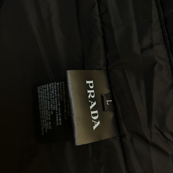 Prada - Мужской жилет пуховик KN_1510PR3 Prada - Мужской жилет пуховик KN_1510PR3