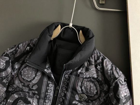 Dolce & Gabbana - Мужская куртка бомбер пуховик DF_2711DG10 Dolce & Gabbana - Мужская куртка бомбер пуховик DF_2711DG10