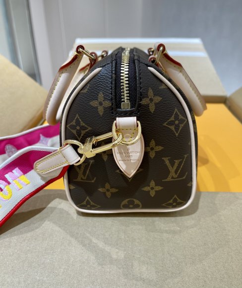 Louis Vuitton Speedy Bandouliere 20 Женская сумка LL_0302LV2 Louis Vuitton Speedy Bandouliere 20 Женская сумка LL_0302LV2