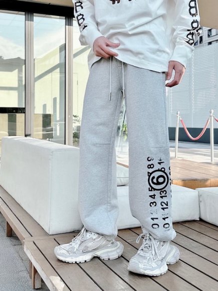 Maison Margiela MM6 - Мужские спортивные штаны AH_1811MM2 Maison Margiela MM6 - Мужские спортивные штаны AH_1811MM2
