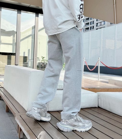 Maison Margiela MM6 - Мужские спортивные штаны AH_1811MM2 Maison Margiela MM6 - Мужские спортивные штаны AH_1811MM2