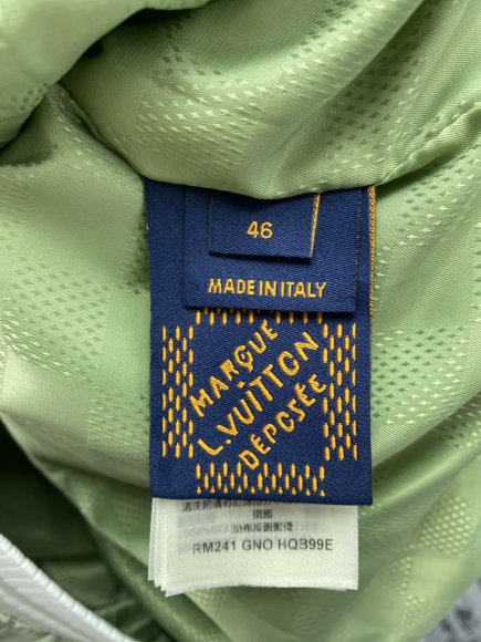 Louis Vuitton Souvenir - Мужская куртка бомбер ветровка DZ_2903LV1 Louis Vuitton Souvenir - Мужская куртка бомбер ветровка DZ_2903LV1