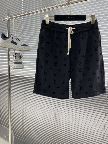 Louis Vuitton - Мужские шорты TJ_0506LV2
