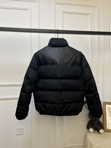 Prada - Мужская куртка пуховик KN_1510PR4 Prada - Мужская куртка пуховик KN_1510PR4