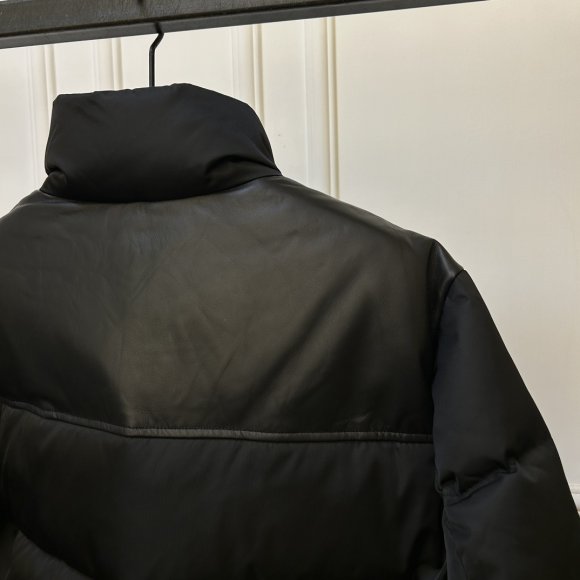 Prada - Мужская куртка пуховик KN_1510PR4 Prada - Мужская куртка пуховик KN_1510PR4