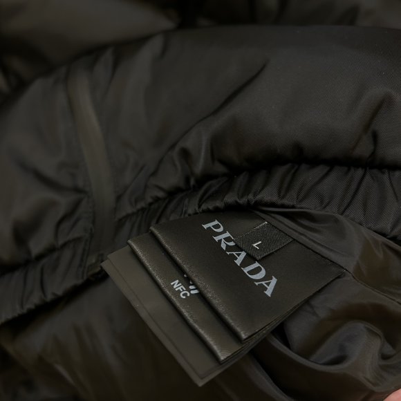 Prada - Мужская куртка пуховик KN_1510PR4 Prada - Мужская куртка пуховик KN_1510PR4
