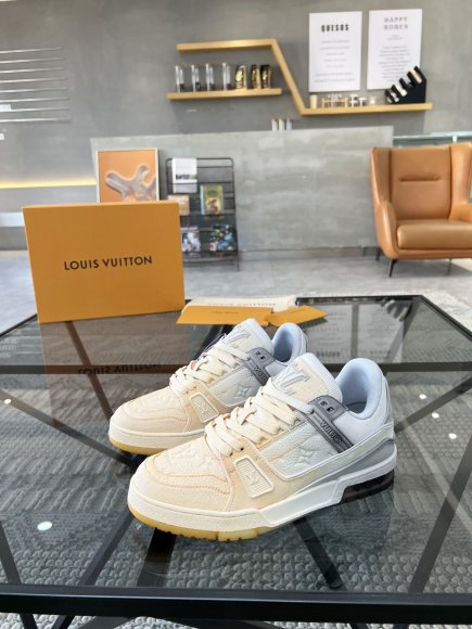 Louis Vuitton - Женские кроссовки RU_1406LV1 Louis Vuitton - Женские кроссовки RU_1406LV1