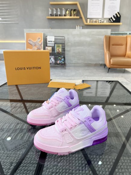 Louis Vuitton - Женские кроссовки RU_1406LV1 Louis Vuitton - Женские кроссовки RU_1406LV1