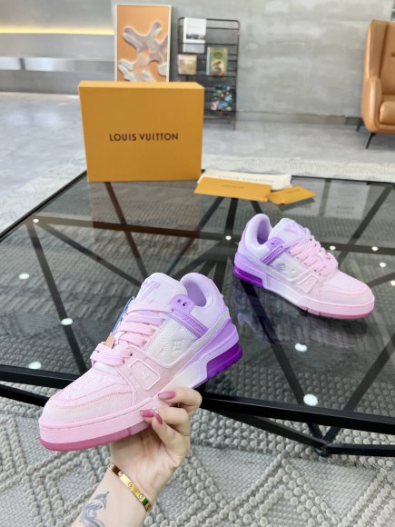 Louis Vuitton - Женские кроссовки RU_1406LV1 Louis Vuitton - Женские кроссовки RU_1406LV1