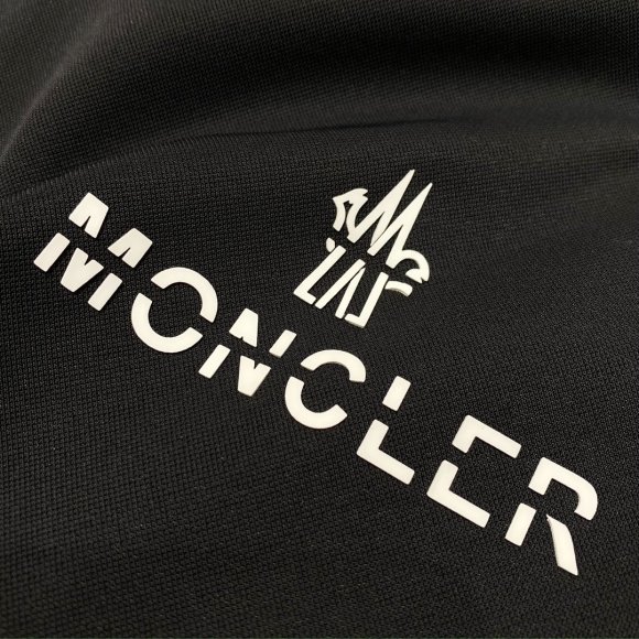 Moncler - Мужской спортивный костюм DF_2608MO8 Moncler - Мужской спортивный костюм DF_2608MO8