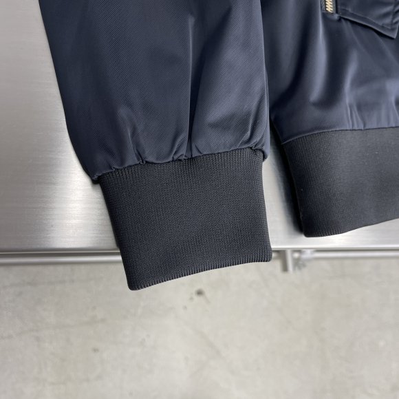 Louis Vuitton - Мужская куртка ветровка TJ_0210LV7 Louis Vuitton - Мужская куртка ветровка TJ_0210LV7