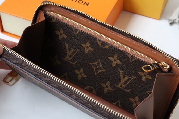 Louis Vuitton Кошелек CN_0505LV9